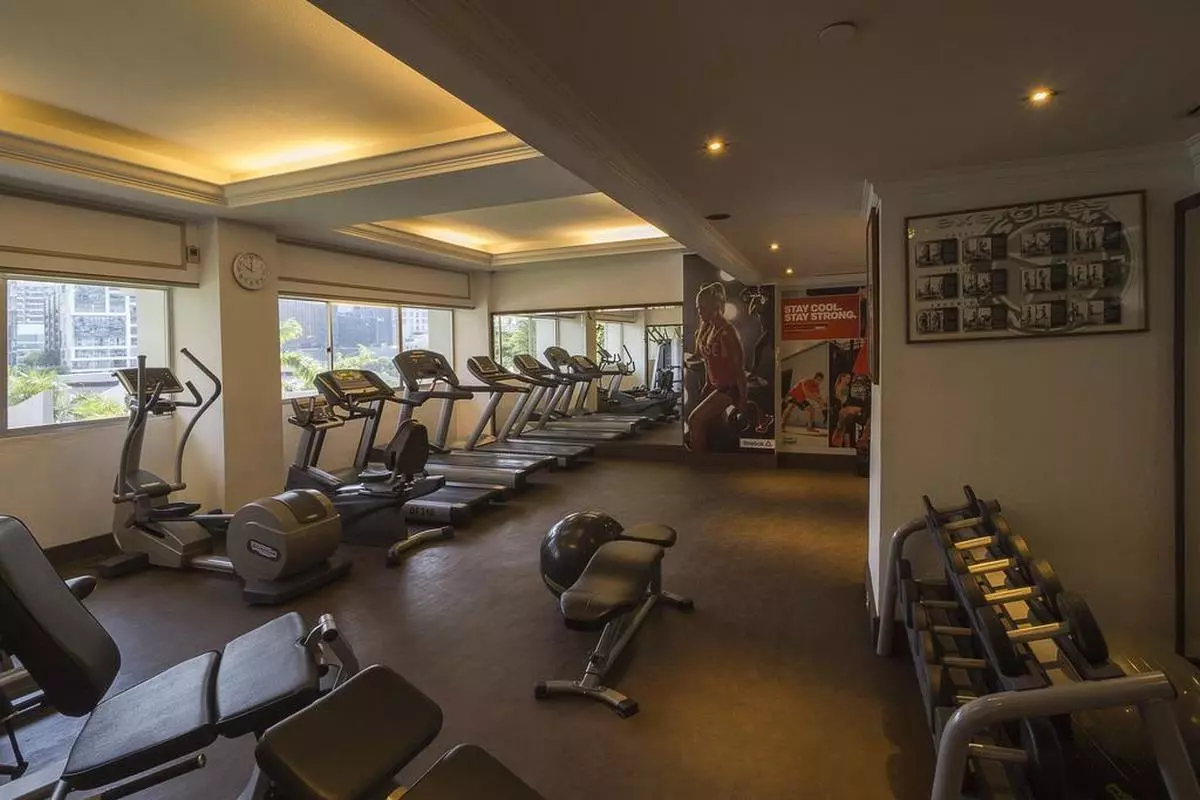 Copthorne King's Hotel gym (Copy).jpg